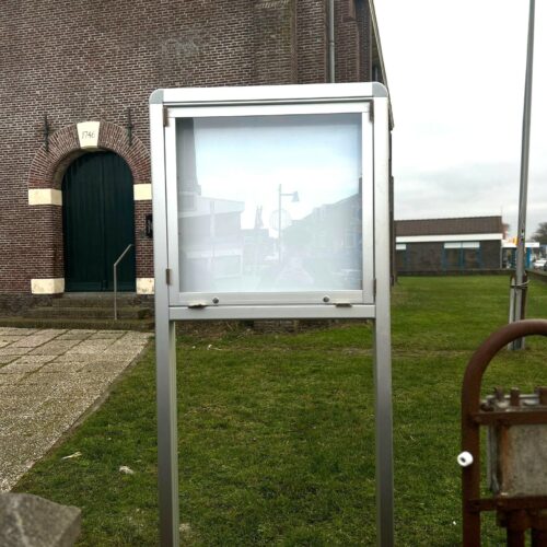 Vrijstaande informatieborden 53 De ultieme duurzaamheid, informatie - publicatieborden model Superior.